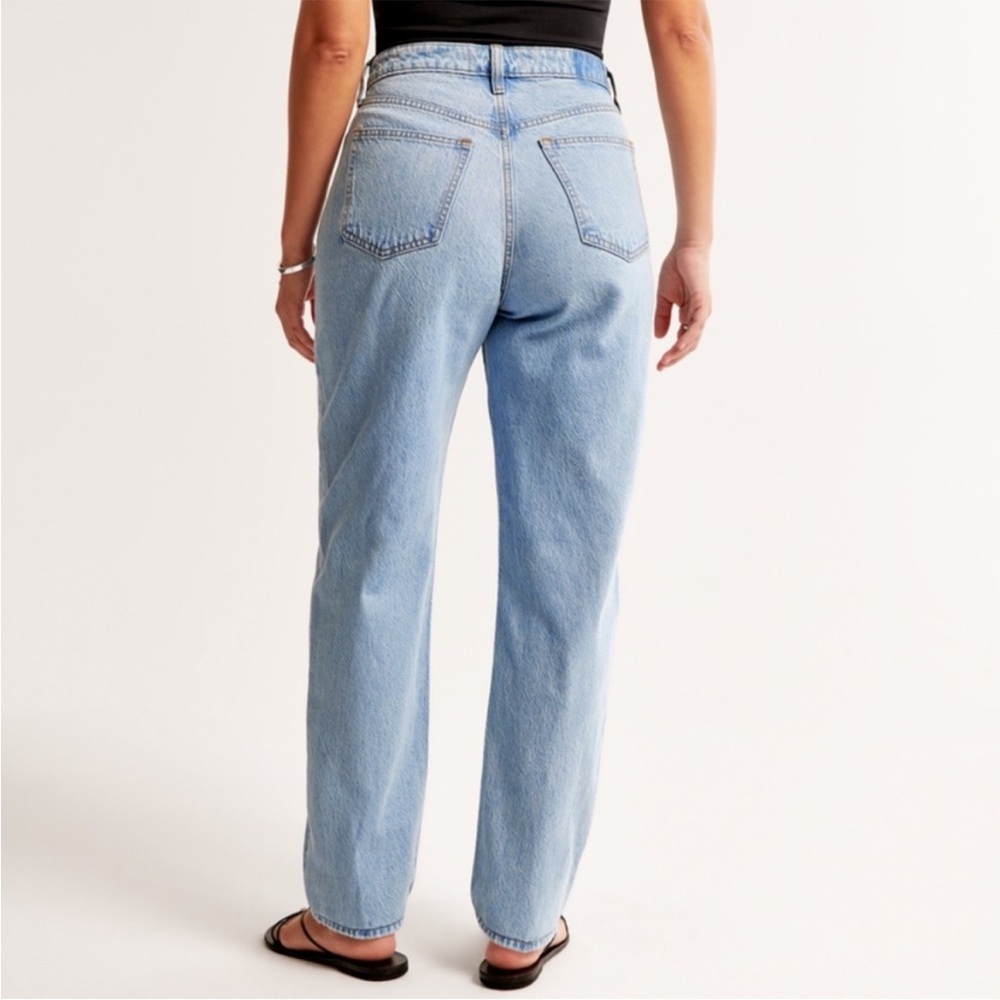 NWT Abercrombie & Fitch Women's The Taper Jean High Rise Light Wash Size 29/8 R - Picture 13 of 13